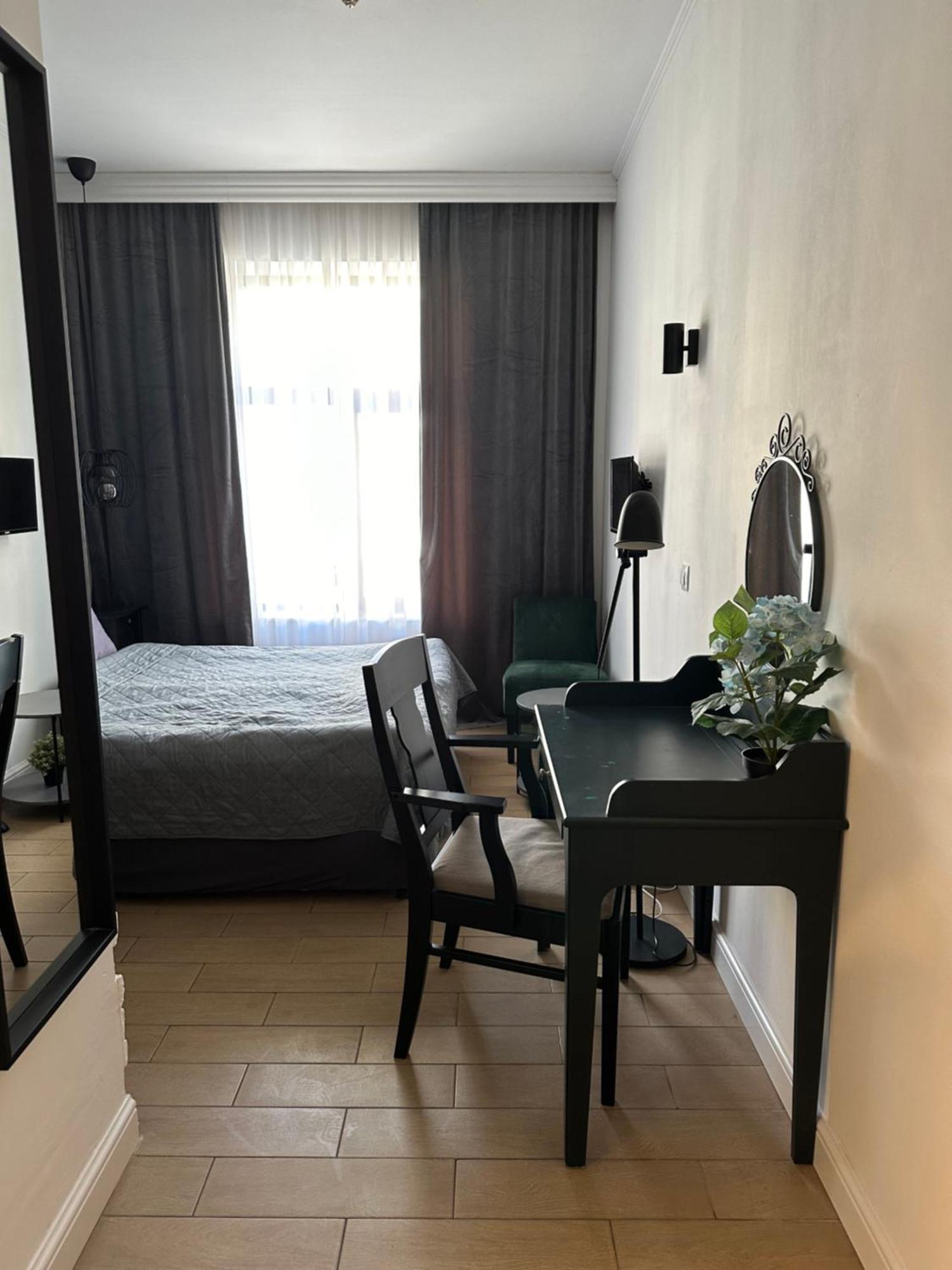 וארנה Hotel Art מראה חיצוני תמונה
