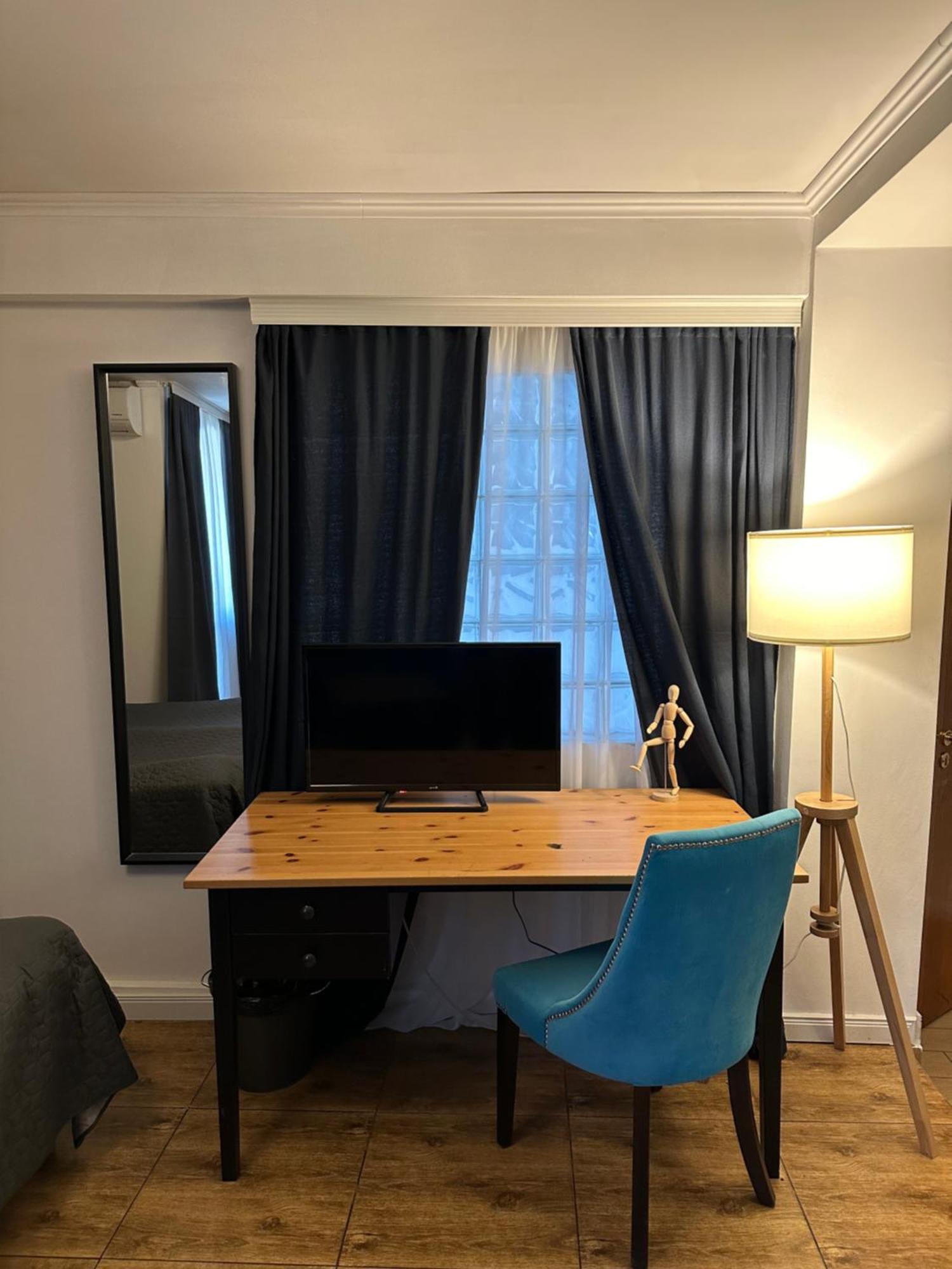 וארנה Hotel Art מראה חיצוני תמונה