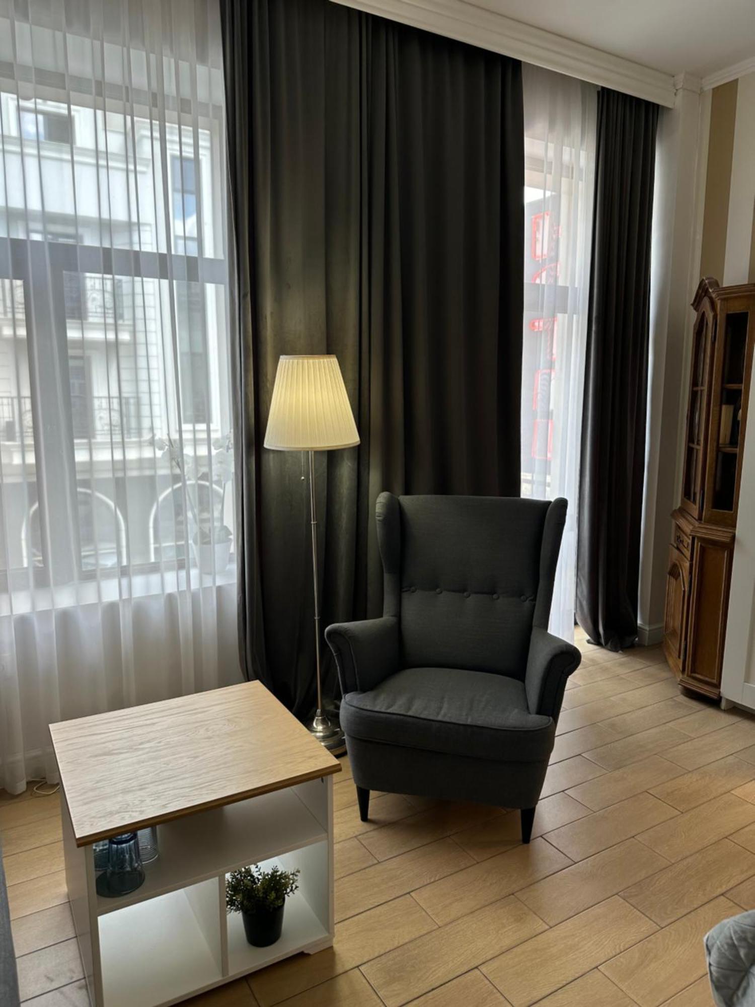 וארנה Hotel Art מראה חיצוני תמונה