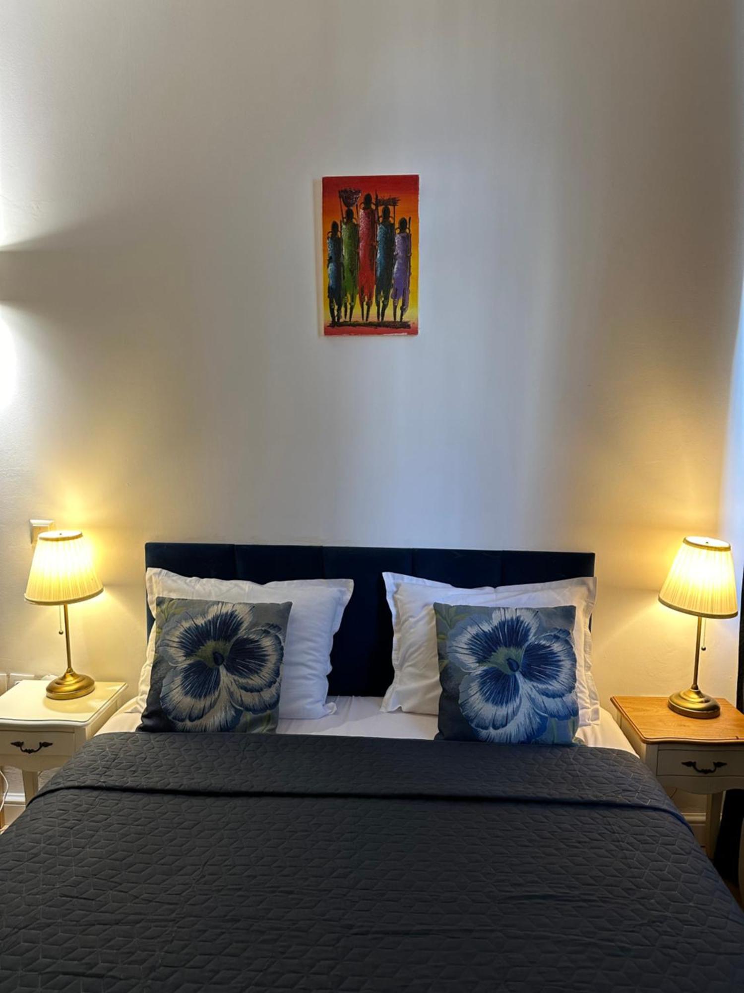 וארנה Hotel Art מראה חיצוני תמונה